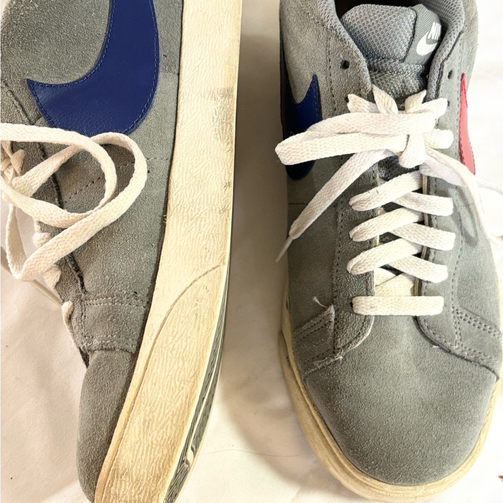 Nike Blazer Low Top Gray, Blue and Red Men's Sneakers - Picture 2 of 6